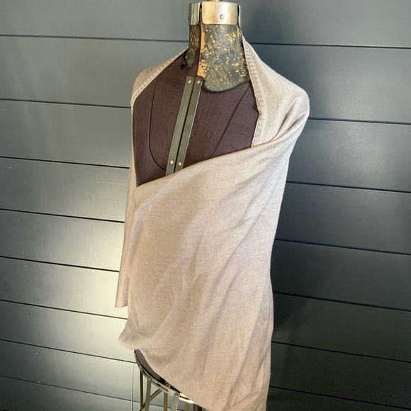 🎉Neutral Wrap/Kimono - Picture 11 of 12